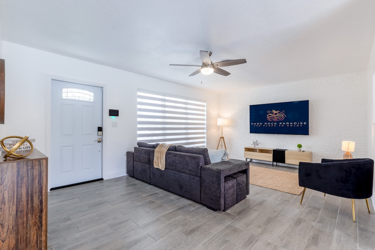 Top Airbnb: FIFA World Cup / Stadium / Heat Pool / Lake / BBQ / Kayak / Volleyball in Miami Gardens