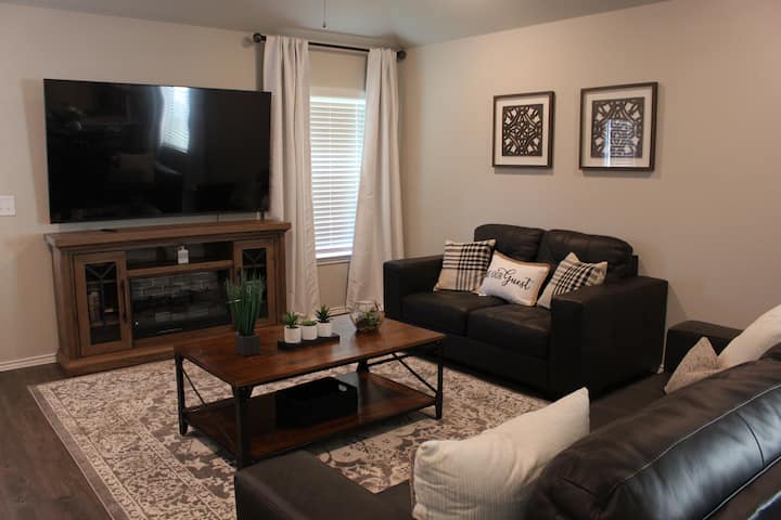 Comfortable House | Near Iah Airport! - Houston George Bush Airport (IAH)