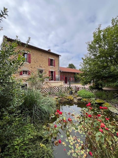 Charming country house with pool