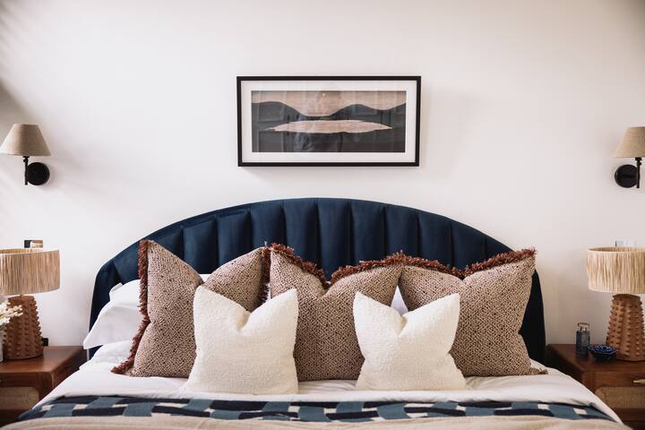 Elegant & Stylish Fulham Maisonette with Terrace gallery image 2