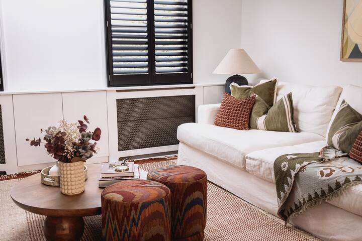 Elegant & Stylish Fulham Maisonette with Terrace gallery image 4