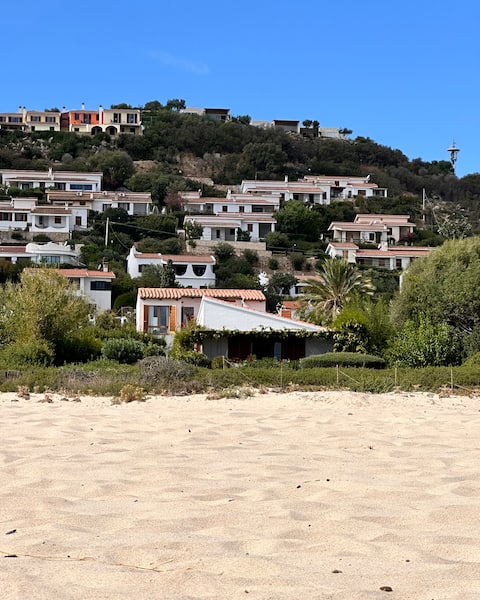 Villa Mauro : Costa Rei direct access to the beach