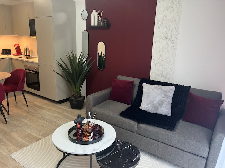 Welcome Home!
Bienvenue Chez Nous! - Roissy-en-France