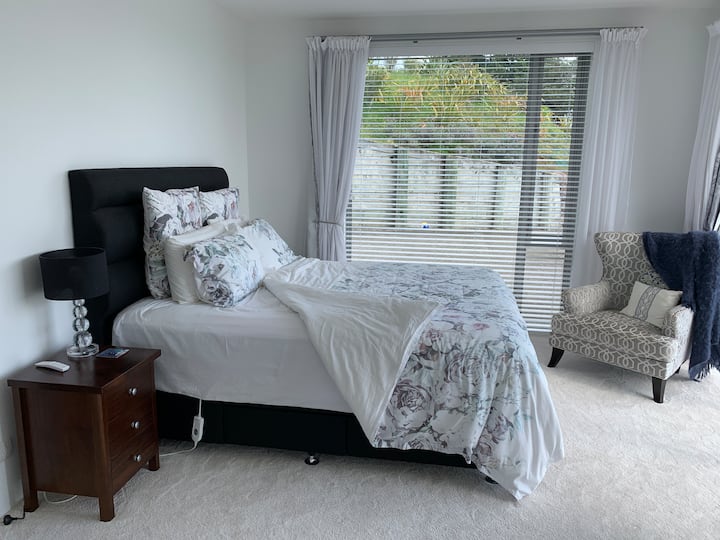 Čaká vás pohodlná manželská posteľ