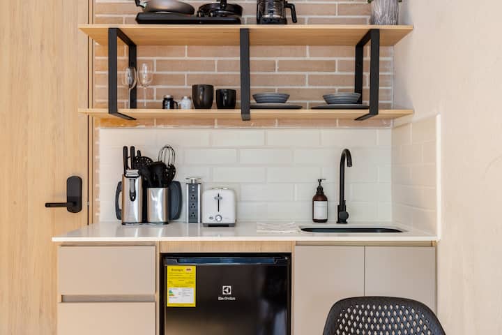 Al303 | 2 Beds Laureles Apartment | Balcony | A/c - Medellín