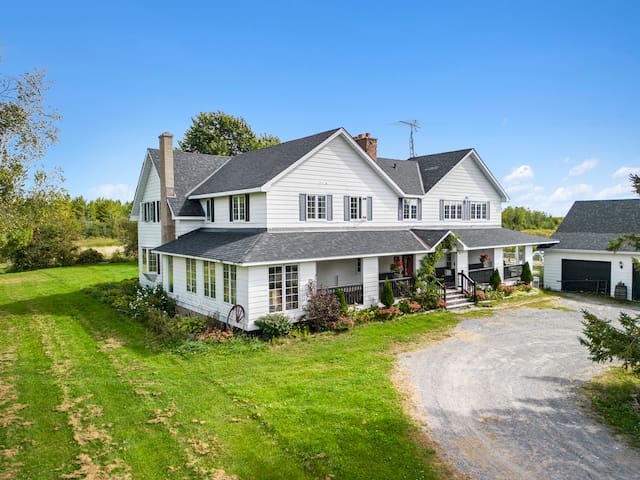 Traditional Farmhouse Experience