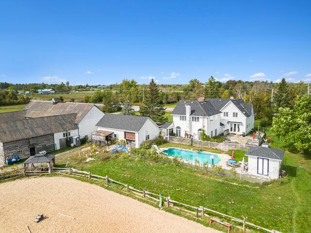 Traditional Farmhouse Experience gallery image 2