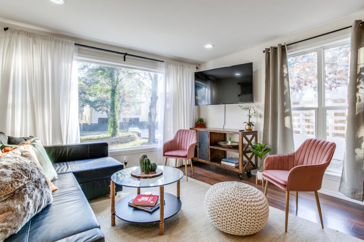 Popular Airbnb listing: Charming Spanish Villa Near Bishop Arts in Dallas