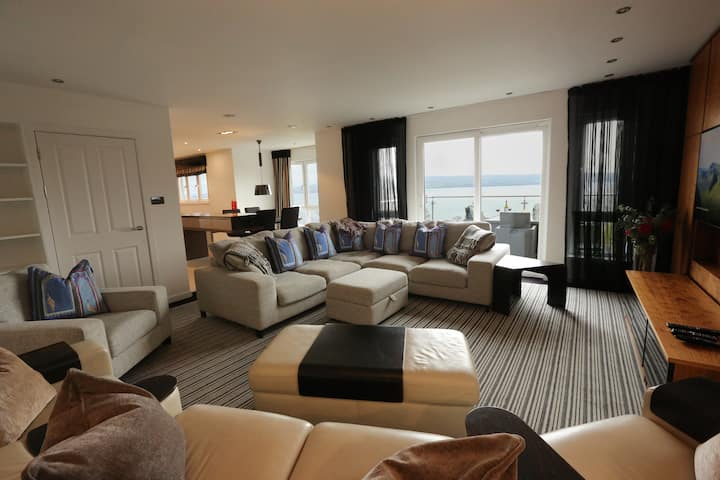 Luxury 4 Bedroom Villa With Elevated Views - Loch Fad