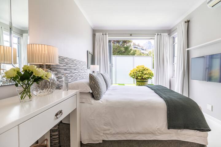 Clifton Views: Escape gallery image 3