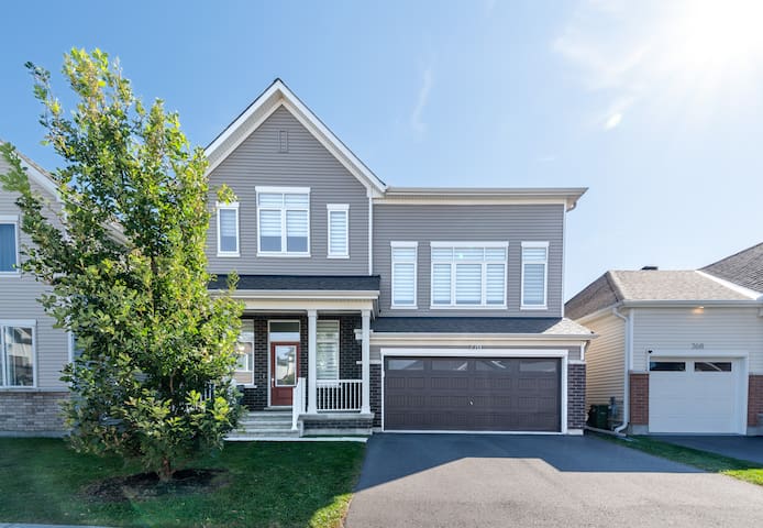 Modern 4BR • 7 Beds | Orléans | Near DT & Shops