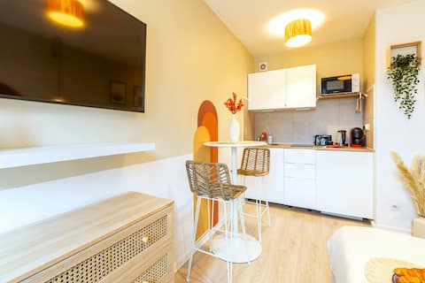 Successful Airbnb property: The Minimalist 5 mins from Disneyland Paris in Montévrain