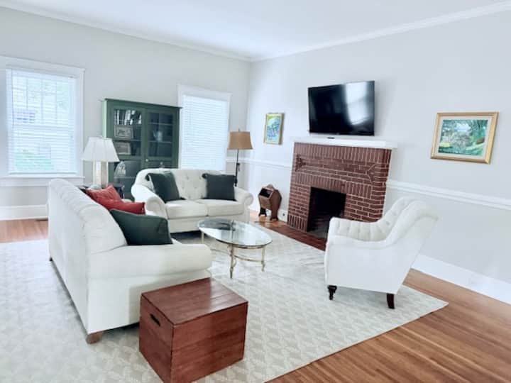 1920's Arts & Craft Home In The Heart Of Ecity - Elizabeth City, NC