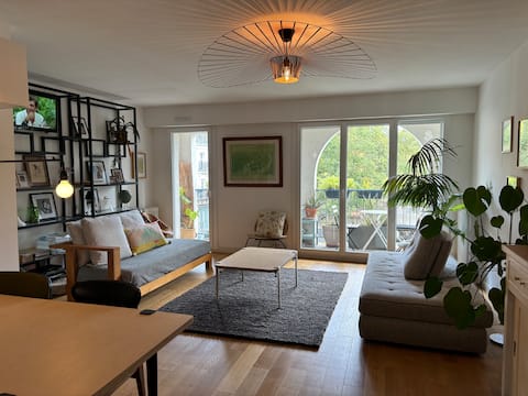 Top Airbnb: Decorative & comfortable apartment in the Center in Hauts Pavés Saint Félix