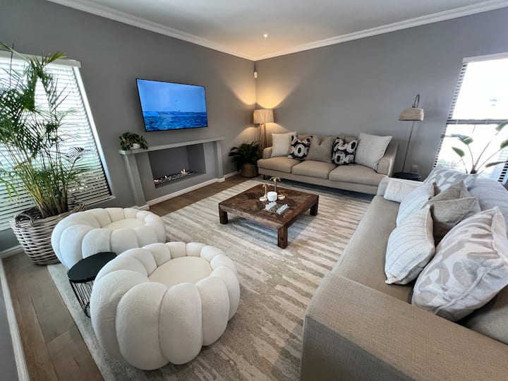 Sonskyn 4bedheatedpoolgolfvilla - Langebaan