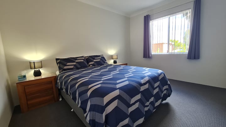 Dom v radovej zástavbe s 2 spálňami.