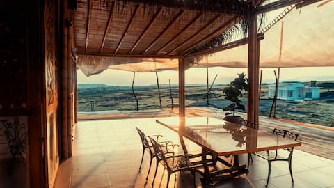 Pool, stars and private tub here