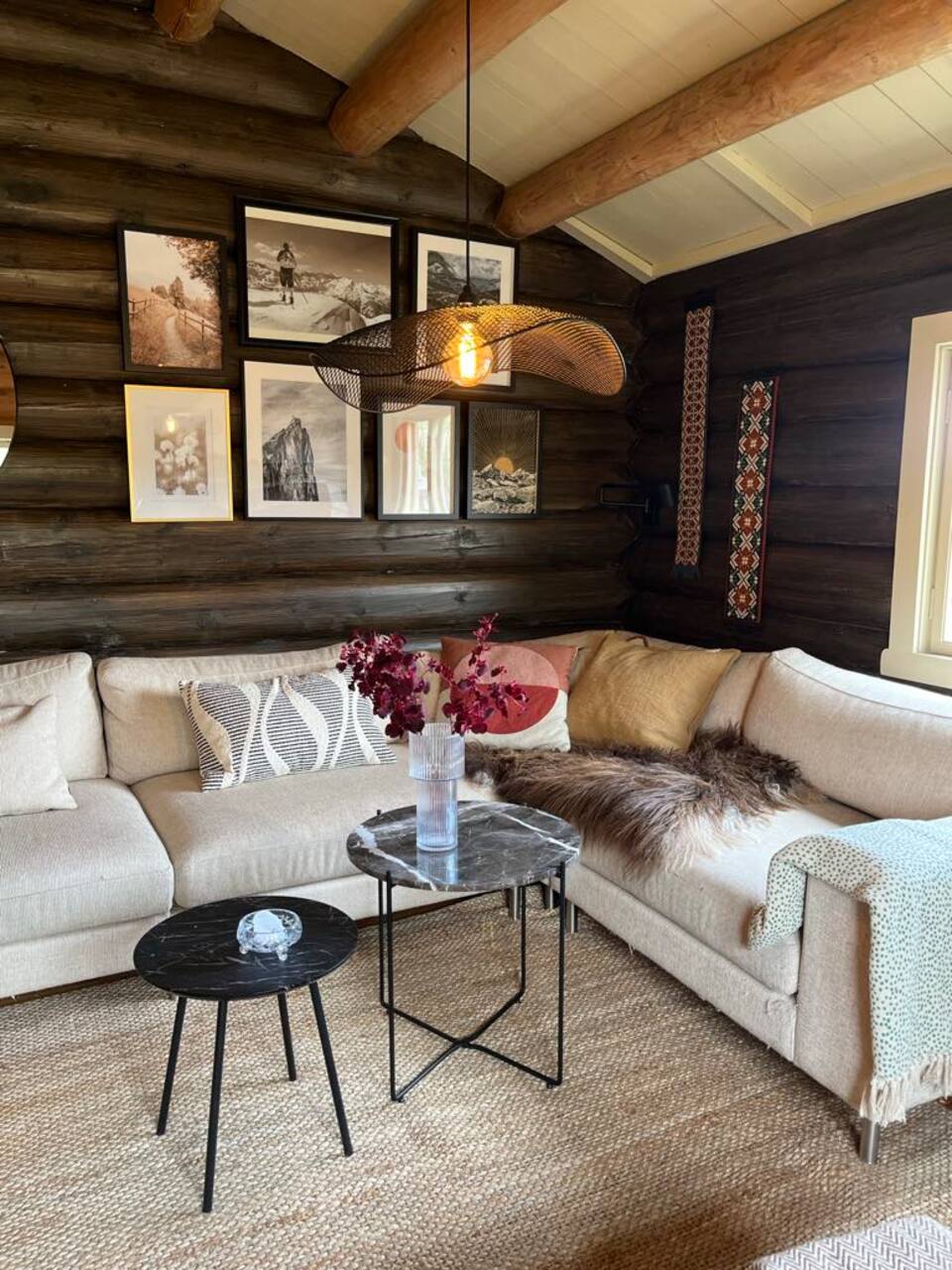 Cozy living room image of Log cabin in Sel, Norway