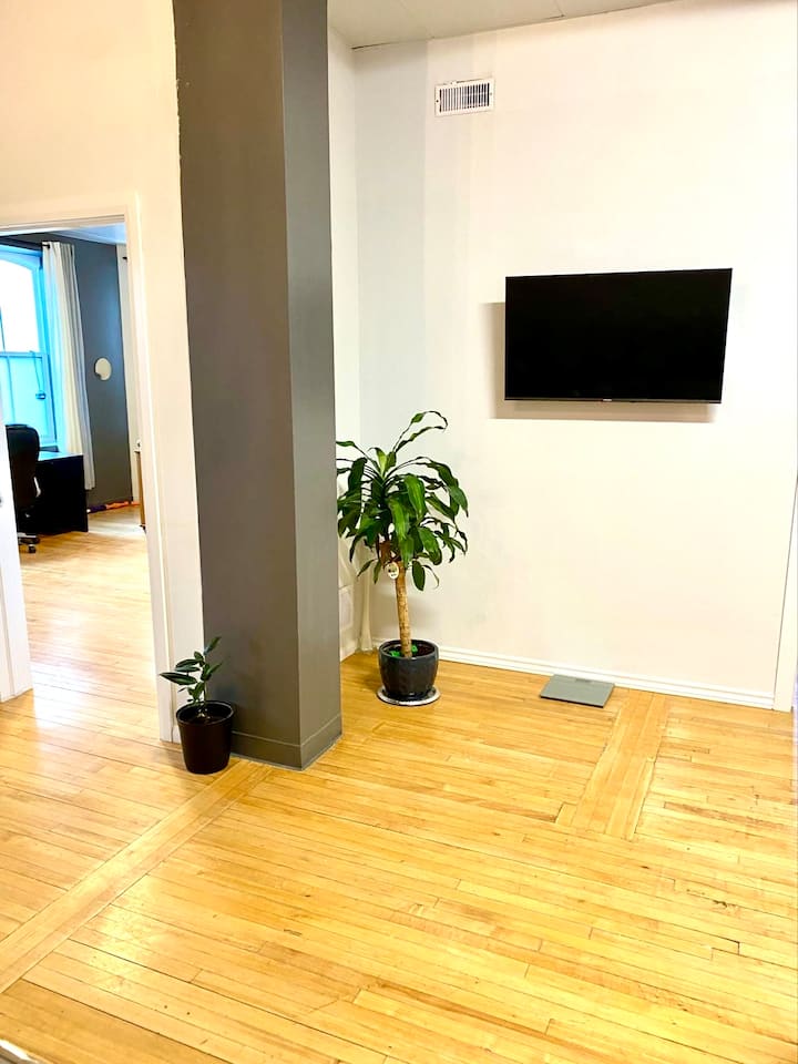 Cozy And Spacious Apartment In Downtown - London