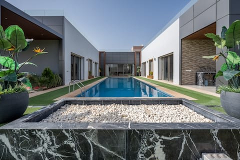 Modern VILLA with pool
