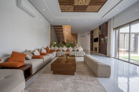 Top Airbnb: Modern VILLA with pool in Ourika