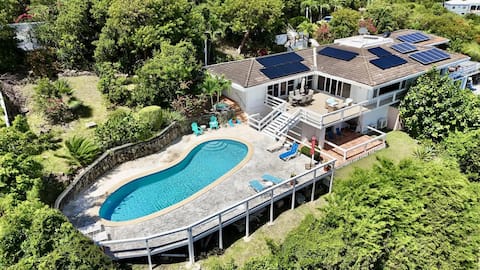 Waterfront/private pool/great views/best location