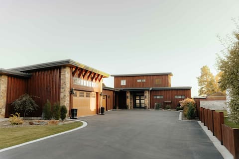 Snake River Estate - Direct River Access & Firepit