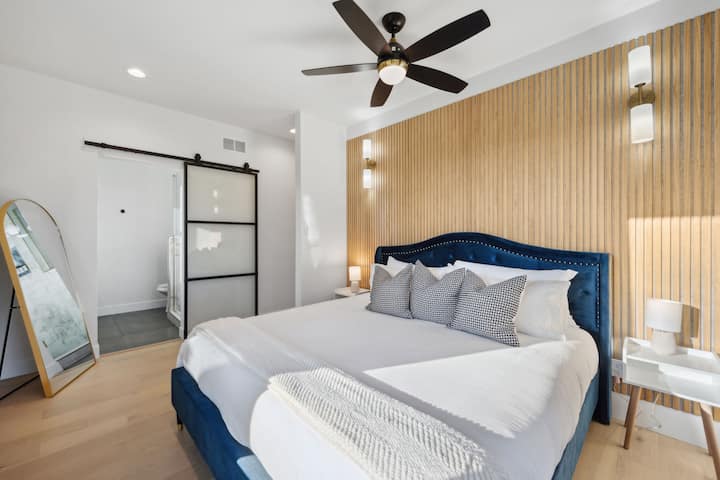 Ძირითადი საძინებელი სააბაზანოთი 