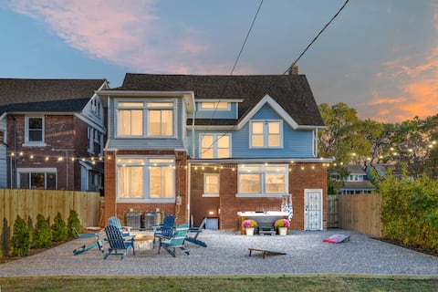 Centrally located home - Perfect for large groups