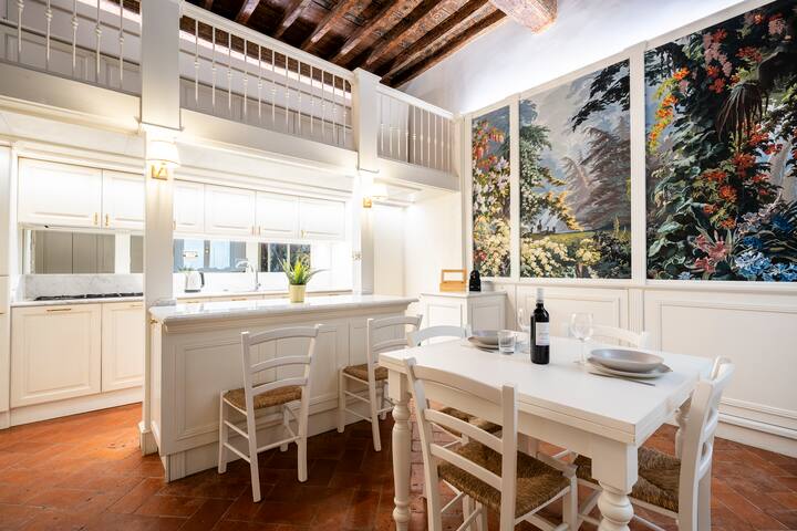 [Pontevecchio] Design e comfort in palazzo storico gallery image 2