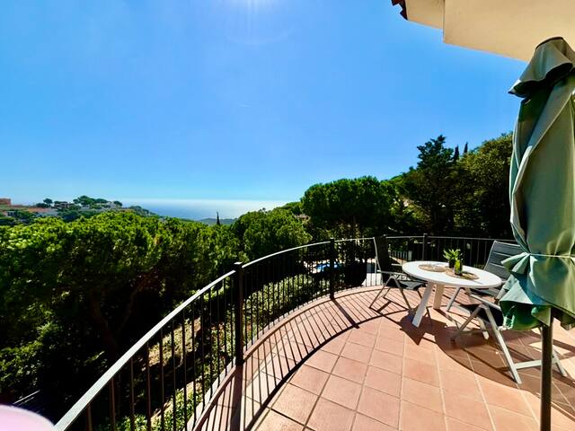 V&V Lloret-Villa Mirasola: beautiful sea views gallery image 4