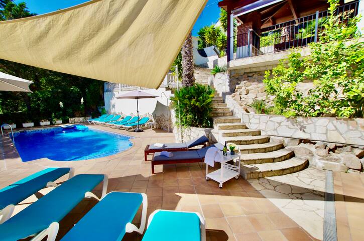 V&V Lloret-Villa Mirasola: beautiful sea views gallery image 5