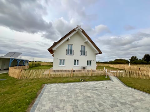 Blue lake idyll - right on the Puddeminer Wiek!