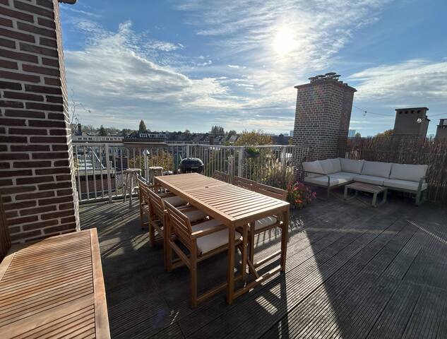Spacious penthouse in Amsterdam with roof terrace