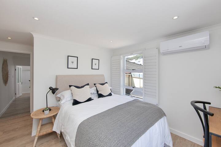 The Cottage in Green Point gallery image 5