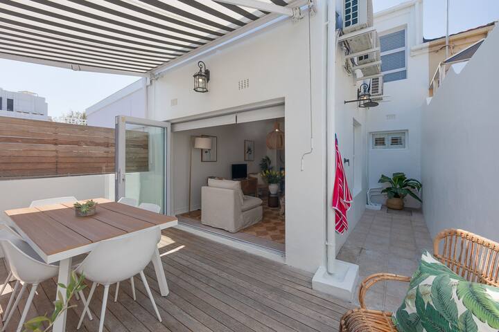 The Cottage in Green Point gallery image 4