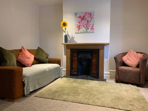 Popular Airbnb listing: Cute flat central Bristol in Bishopston And Ashley Down