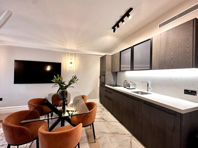 Lux Top floor 3 Bed Flat near Marble Arch gallery image 3