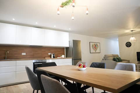"Shared Pleasure" Apartment