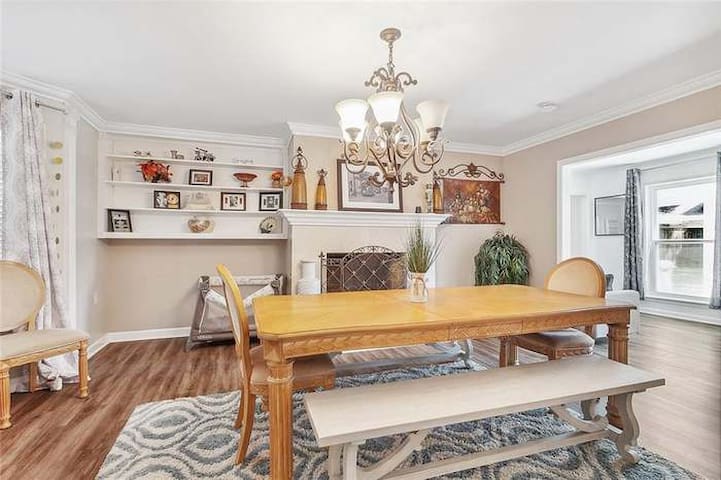 NOLA Retreat-Home Away From Home gallery image 3