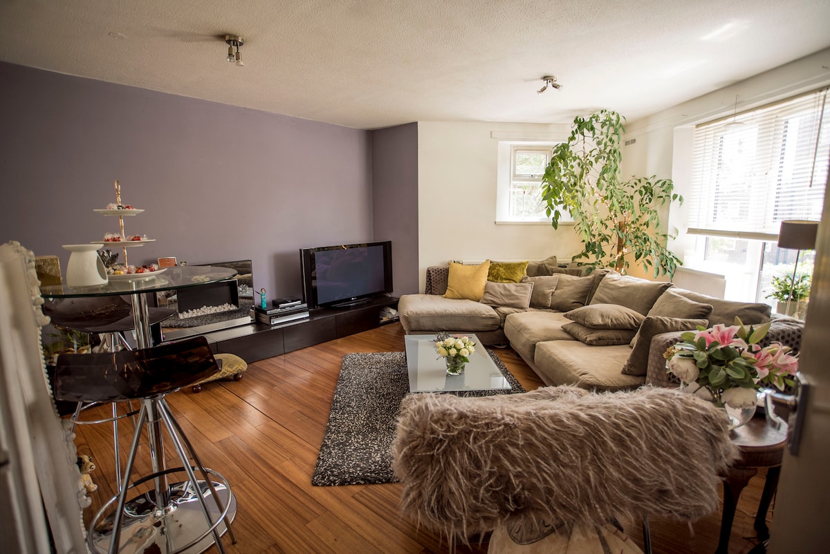 Annuncio Airbnb popolare: Sue's Charming Dalston Hideaway a Greater London