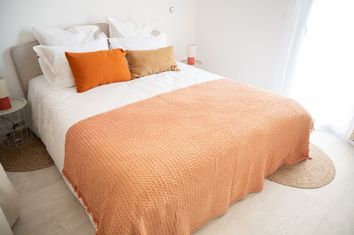 مكانان 160 × 200