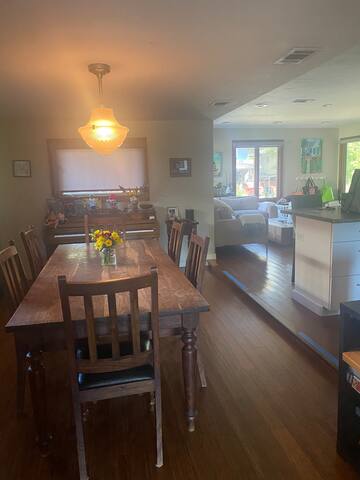 Cozy family home with pool in Zilker gallery image 5