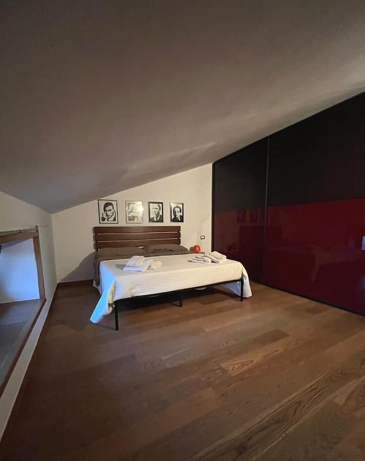 Schlafzimmer 1