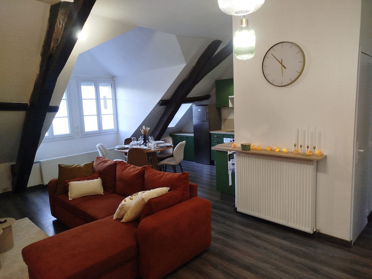 Popular Airbnb listing: La Cachette Cosy in Nevers
