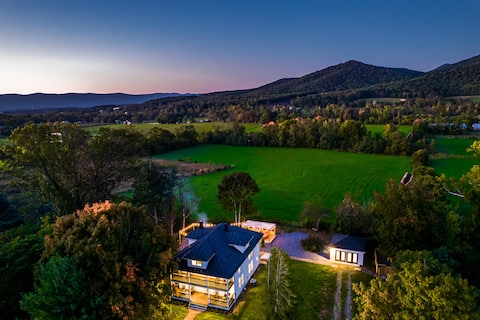 Sky Haven Retreat/Hot Tub/Games/10 min Caverns