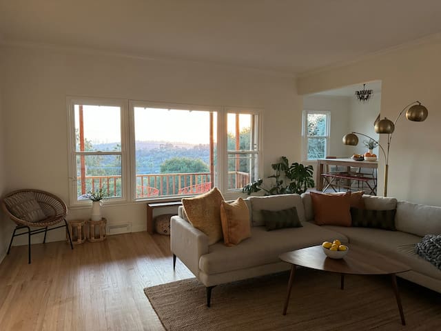 Picturesque Pasadena Ranch House