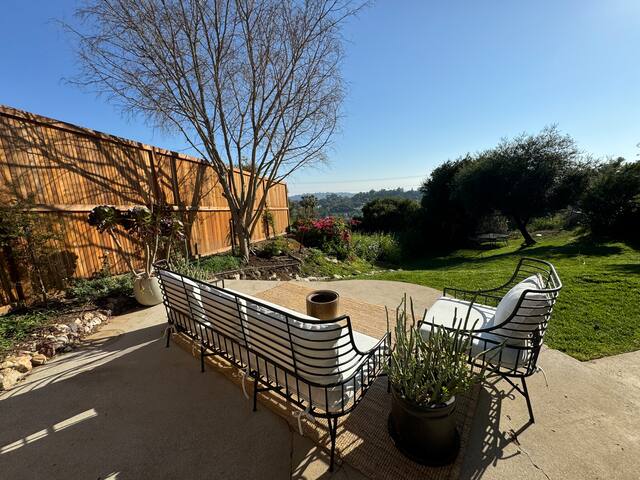 Picturesque Pasadena Ranch House gallery image 3