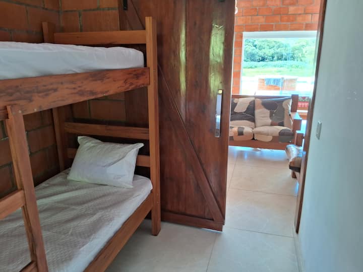 საძინებელი 1