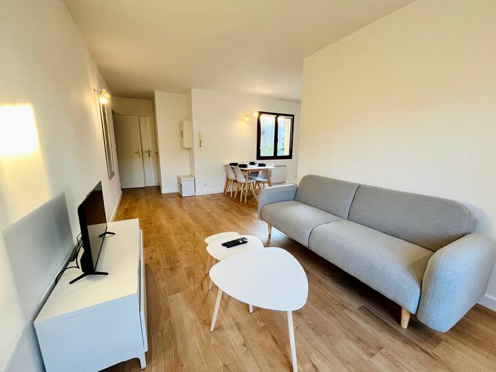 Le Cosy Appart’ Avec Parking Gratuit Et Balcon - L'Isle-d'Abeau